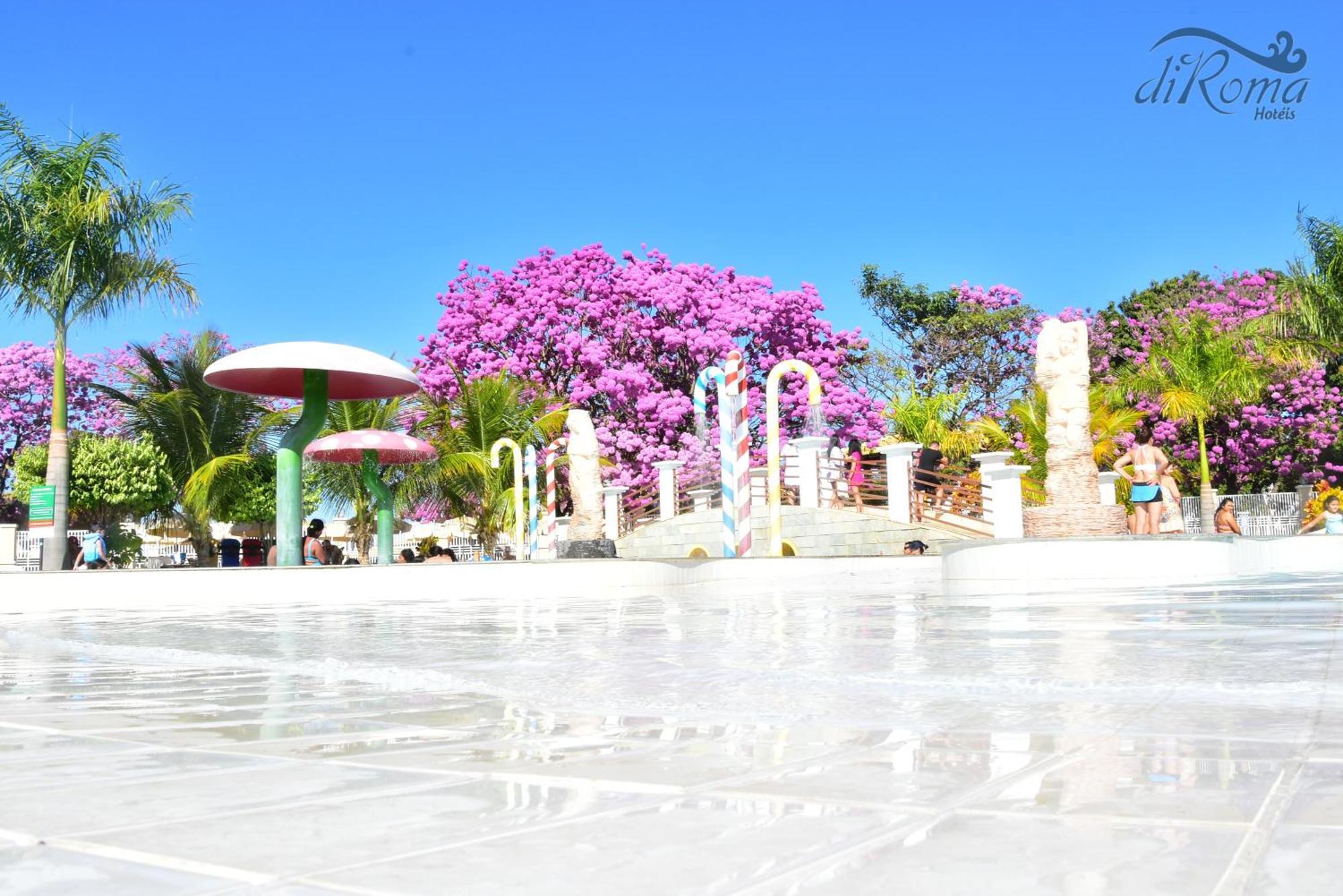Di Roma Lacqua Caldas Novas Park 24H, Com Roupas De Cama E Banho ภายนอก รูปภาพ